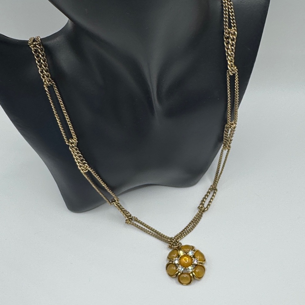 Vintage Gold-Tone Necklace with Floral Pendant